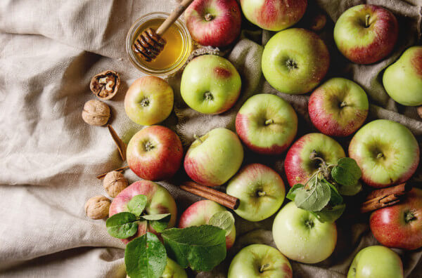 Яблука, горіхи та мед