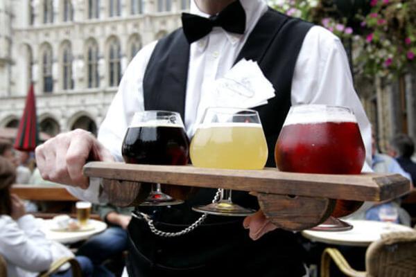 3 склянки бельгійського пива