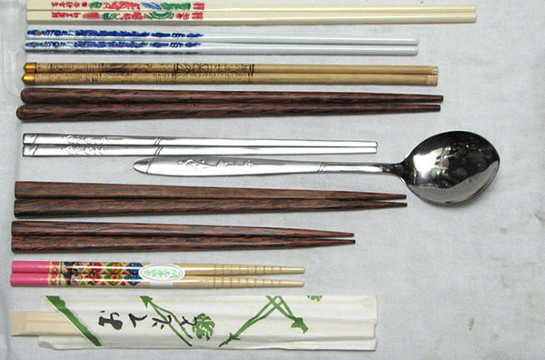 Китайські палички і ложка