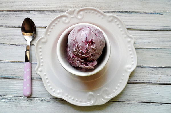 Морозиво-йогурт з лісовими ягодами