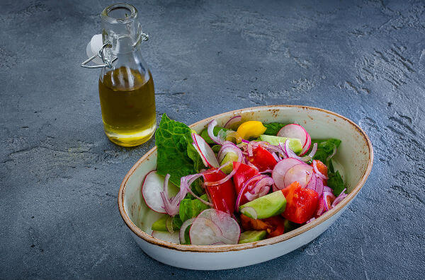 Овочевий салат з рослинною олією
