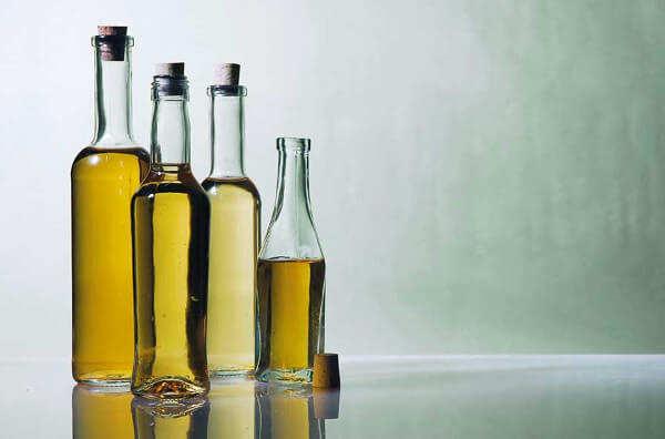 Пляшки з оливковою олією