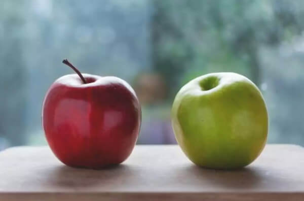 Два яблука