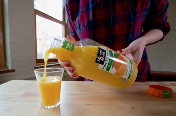 Пляшка апельсинового соку