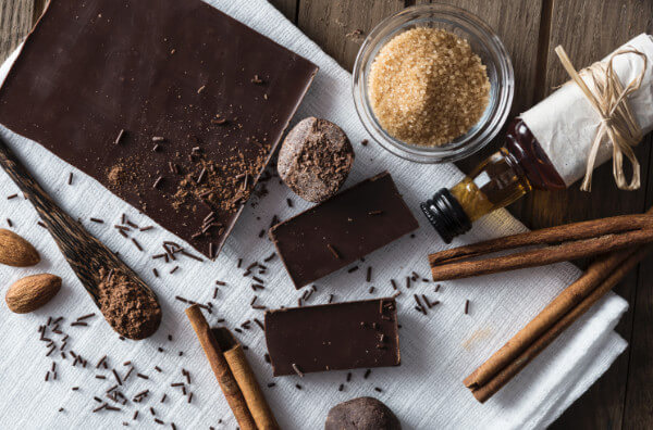 Шоколад та інгредієнти для шоколаду