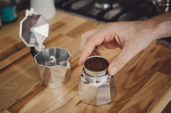 Приготування кави у гейзерній кавоварці