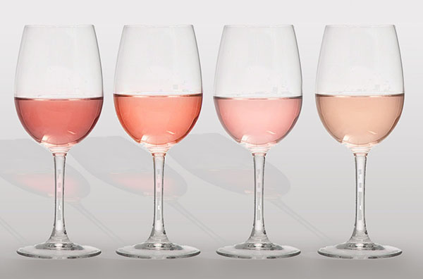 Бокали із рожевим вином