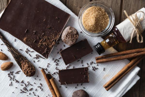 Шоколад та інгредієнти для шоколаду