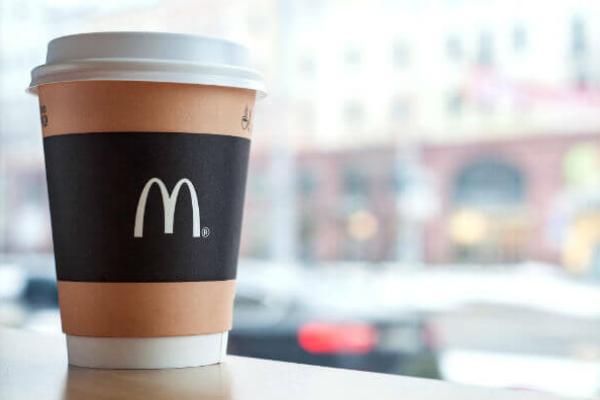 Кава з McDonald's у паперовій чашці