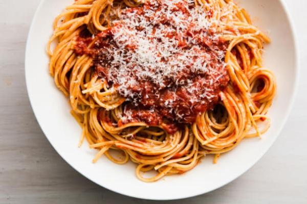 Спагетті болоньєзе